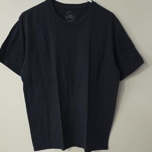 True Classic Men's Navy T-Shirt - Size L